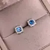 Brincos de Topázio Azul Londres Prata S925 Incrustados com Diamantes, Exquisitos Pequenos Frescos Acessíveis Luxo Cor Tesouro Cristalino Brincos