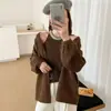 Elegante y suave conjunto de punto, nueva colección otoño/invierno 2026: conjunto de dos piezas para mujer con top halter de cuentas y cárdigan