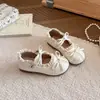 Zapatos casuales modernos y versátiles para niñas, nueva colección primavera/verano 2026, zapatos de princesa para niños con adornos de encaje y suelas suaves