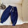Calça de Moletom Listrada Infantil 2026 Unissex Estilo Primavera e Outono Calça Longa para Crianças Pequenas e Jardim de Infância Cor Sólida Calça Esportiva Estilosa para Crianças