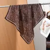 Bufanda de seda de espiga vintage para mujer, adecuada para primavera y otoño, pañuelo cuadrado pequeño, bufanda elegante para cuello de camisa, bufanda para cuello de traje, faja de cintura de moda y chal