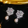Pendientes Cruzados Transfronterizos Europeos y Americanos de Flor de Zirconia y Botón de Perla de Cobre Vintage, Pendientes Versátiles de Moda de Lujo Ligero de Gama Alta