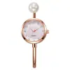 Comercio Exterior Nuevo Estilo Moda Perlas Incrustadas Diamante Reloj para Mujer Nicho Lujo Ligero Alto Valor Pulsera Reloj para Mujer Fabricante