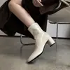 Botas blancas de piel de oveja de tacón alto, ajustadas, talla grande, para comercio exterior, talla 40-42, estilo nuevo, chic y versátiles, con tacón grueso y cremallera lateral, botines