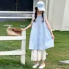 Vestido de Verano a Cuadros sin Mangas para Niñas Estilo Suave y Perezoso 2026 Pantalones de Pierna Ancha de Encaje Conjunto de Estilo Fresco