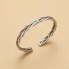 Popular Pulsera Retro Plateada de Amazon para Hombres y Mujeres, Estilo Retro de Alta Gama, Pulsera Trenzada Abierta Ajustable Personalizada
