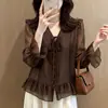 Camisa feminina marrom de manga sino com decote V e mangas compridas, novo estilo outono 2026, top Melard
