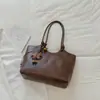 Bolso grande de mano estilo coreano para ir al trabajo, nuevo y moderno bolso de hombro de moda para el verano de 2026 con un estilo relajado