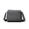 Bolsa Pequena Quadrada Multicamadas Casual e Fashion 2025 Nova Bolsa Transversal Bolsa de Ombro Versátil Bolsa Pequena Casual Tecido de Nylon Impermeável