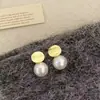 Brincos Pingente Pérola Brilhante de Luxo Leve Estilo Coreano Design Simples de Nicho Versátil para o Dia a Dia Brincos Minimalistas