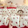 Juego de cuatro piezas de leche polar de invierno, sábana y funda de edredón de coral engrosado Clase A, ropa de cama con forro polar, juego de tres piezas para estudiantes