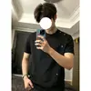 Camiseta de Manga Corta con Botones Laterales, Parche Deconstruido, Hombro Normal para Hombre, Marca de Tendencia Estilo Americano de Verano, Sensación de Alta Gama, Holgada Casual de Manga Tres Cuartos
