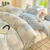 Novo conjunto de cama de quatro peças de 2026, qualidade A, seguro para bebês, forrado com fleece, espessado, de veludo de leite e macio, quente, com uma estampa fresca e leve para uso doméstico