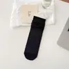 26 Estilos Nuevos de Calcetines Sin Costuras de Seda Pura para Mujer, Calcetines de Caña Media de Color Sólido, Calcetines Coreanos Estilo Ins de Primavera y Verano, Delgados de Rizo Recto