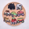 Motocicleta Todoterreno de Dibujos Animados Genial y Elegante Papelería Masculina Accesorios DIY Funda de Teléfono Decoración Plana Parche de Goma Suave de PVC