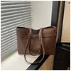 Bolso de Mano Estilo Cesta de Nicho Transfronterizo para Mujer, Bolso de Hombro de Alta Gama para Viajes Diarios, Bolso de Axila, Bolso Tote de Gran Capacidad, Moderno