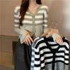 2025 Estação Europeia Transfronteiriça Outono Novo Gola V Listrado Slim Tricô Elegante Manga Longa Cardigan Top para Mulheres