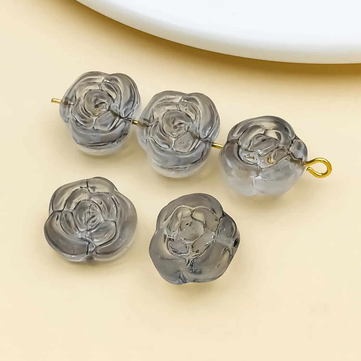 25773-XBH-透明灰色璃直穿玫瑰花山茶花14x12mm