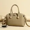 Bolso de Mano para Mujer 2026 Nuevo Bolso Boston Simple para Madre de Mediana Edad Bolso de Gran Capacidad de Cuero Suave Bandolera