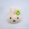 Colgante de Trébol de Cuatro Hojas Conejo Miffy Accesorios para Ropa Zapatos Calcetines Bolsas Estilo Japonés Muñeco de Peluche Estudiante Accesorios de Broche