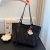 Bolsa de Ombro para Comutador Transfronteiriço para Mulheres 2025 Verão Nova Bolsa de Grande Capacidade Bolsa Tote Estilo Ocidental Bolsa Feminina Bolsa de Ombro Axila