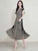 Nuevo Vestido Plisado Rayado de Verano para Mujer, Moderno Vestido Largo Azul y Blanco con Bloques de Color, Estilo Coreano, Corte Ajustado