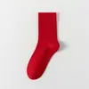 Calcetines Rojos Año del Zodiaco 2026 para Hombres y Mujeres, Calcetines Rojos de Algodón hasta la Pantorrilla, Calcetines del Año del Caballo Rojo, Resistentes al Olor y que No se Desvanecen