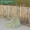 Vassoura Grande Atacado com Cabo de Bambu Folhoso para Varrer Ruas e Quintais, Vassoura de Limpeza Sanitária Integrada para Fábricas e Uso Doméstico