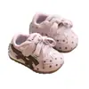 Zapatos para Bebé y Niño Pequeño para Niñas Otoño 2026 Lunares Lazo Estilo Dulce Zapatos Deportivos Antideslizantes Suela Suave Zapatos Funcionales de Cuero