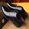 Sapatos Masculinos de Couro Genuíno Macio Primavera e Outono Novos Sapatos de Couro para Negócios Estilo Coreano Masculino Couro Macio Bico Apontado Britânico Meia-idade Sapatos de Casamento