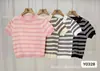 Suéter de Manga Curta Listrado Estilo Chanel de Fábrica Feminino Verão Novo Design Moderno Slim Fit Estilo Francês Top de Seda Gelado Feminino