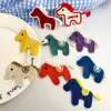 Nuevos Accesorios de Pony Solubles en Agua, Parches de Tela Bordados para Ropa, Fundas para Teléfonos Móviles, Colgantes Listos para Envío Transfronterizo, Calcetines y Accesorios