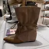 Botas holgadas de punta fina estilo retro relajado para mujer, Nuevas botas vaqueras versátiles para Primavera y Otoño 2026, Botas de jinete adelgazantes