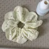 Scrunchie de Cetim Perolado Coreano com Strass, Suave e Elegante para Rabo de Cavalo e Coque, Acessório de Cabelo