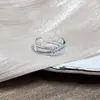 Anillo de Mariposa Líquido Frío con Degradado Azul Glaciar Guofeng para Mujer, Lujo Ligero, Estilo Frío, Dulce, Fresco, Moda, Anillo para Dedo