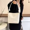 Bolso Versátil de Gama Alta para Mujer para el Viaje Matutino, Bolso Tote de Gran Capacidad, Bandolera, Bandolera Cruzada, Tableta Ligera para Computadora