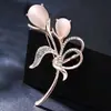 Broche Elegante de Flor de Perla Simple Combinable Estilo Coreano Plata Suéter Cárdigan Chaqueta Corsage Atmosférico de Lujo Pin
