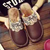 Chinelos de Algodão Masculinos de Inverno para Casa Indoor Femininos Impermeáveis de Couro PU Sapatos de Confinamento Antiderrapantes Quentes Chinelos de Couro para Casal