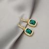 Pendientes de aguja de plata 925 con diamantes y esmeralda, estilo celebridad, nuevos y versátiles, con temperamento de celebridades de Internet y cuadrados.