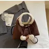 Bolsa Tote de Lã de Cordeiro Retrô de Nicho para Mulheres 2026 Nova Moda Versátil de Camurça e Pelúcia Bolsa Tote Bolsa de Ombro Transversal