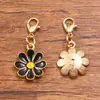 Accesorios de joyería de aleación multicolor y multiestilo, dijes colgantes de esmalte dorado KC, colgantes de flor, corazón, pentagrama y chile