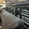 Grande quantidade de rede de arame galvanizado para cercas em estoque, rede de proteção de arame de ferro, rede para criação e modelagem floral, rede de arame de ferro trançada hexagonal