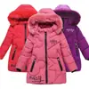 Novo casaco acolchoado de algodão para meninas de inverno estilo coreano infantil médio e grande comprimento médio gola de pele grande acolchoado de algodão
