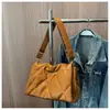 Bolsa de Mano para Mujer de Comercio Exterior Bolsa Tote de Gran Capacidad Bolso de Mano Acolchado Retro para Otoño e Invierno Bolso de Hombro Versátil de Moda