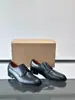 Suministro exclusivo transfronterizo de zapatos de vestir estilo británico: Zapatos Oxford de cordones para hombre, piel genuina, suela roja pulida, directo de fábrica