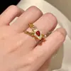 Pulsera Exquisita de Hueso de Serpiente Retro Europea y Americana para Mujer, Anillo de Diseñador Rojo Sangre de Paloma, Ajustable, Lujo Ligero Vintage con un Toque de Alta Gama