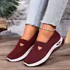 Zapatos de Tela Old Beijing para Mujer Otoño 2025 Nuevos Transpirables Zapatos para Mamá de Mediana Edad y Mayores Talla Grande Zapatos para Mujer Transfronterizos TEMU
