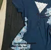 Camiseta Retro Americana 2026 Estampado Floral Azul para Mujer Encaje Patchwork Cuello en V Ajustada Manga Corta Top vintage