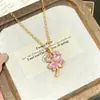Collar de titanio con diseño creativo de trébol de cuatro hojas estilo coreano para mujer, diseño exquisito, versátil, moderno y elegante, cadena para la clavícula al por mayor