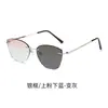Gafas de Sol Transfronterizas de Moda Estilo Nuevo Estilo Puro Deseo, Anti-UV, Personalizadas Ojo de Gato Sin Marco Corte de Borde Gafas de Sol para Mujer que Cambian de Color